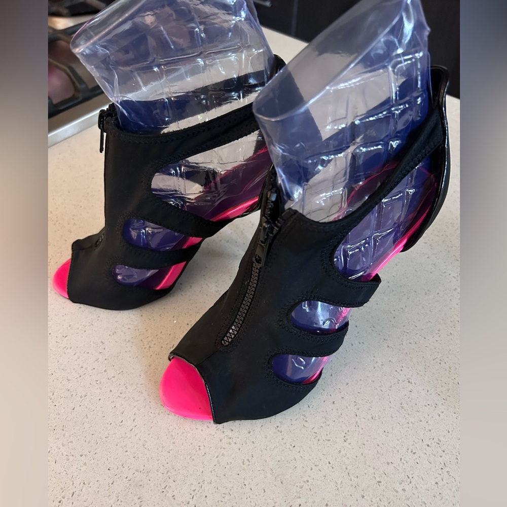 Zigi Soho Scuba Heels